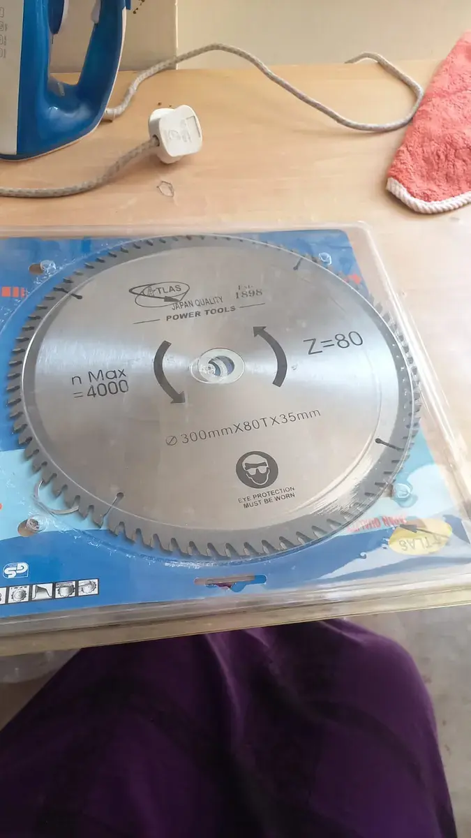 Circular saw blade (300 mm x 80T x 35 mm)