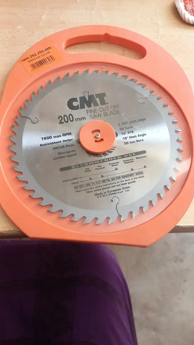 Universal circular saw blade (200 mm)