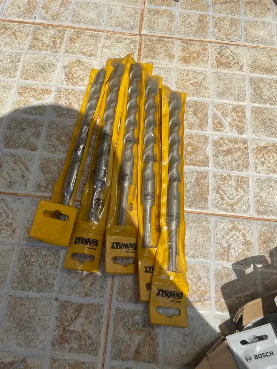 Short 20 mm mason bits