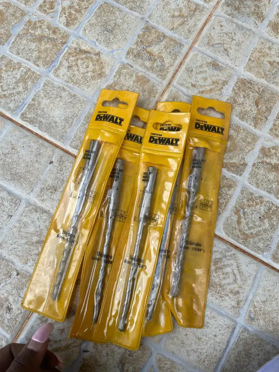 Short 6 mm mason bits