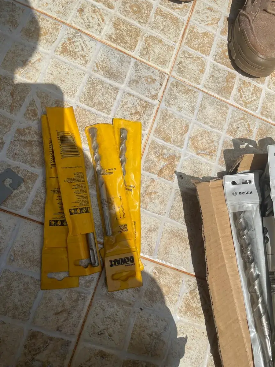 Short 12 mm mason bits